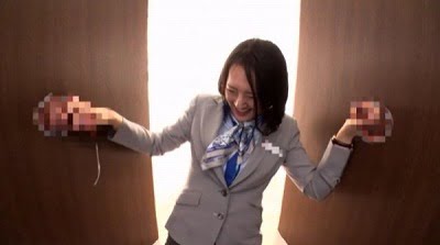 一般男女モニタリングAV しごいてしゃぶってヌキまくり！！大手航空会社勤務の憧れのキャビンアテンダントが無数に生えた壁ち○ぽの即ヌキに挑戦！ 3サンプル１７