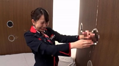 一般男女モニタリングAV しごいてしゃぶってヌキまくり！！大手航空会社勤務の憧れのキャビンアテンダントが無数に生えた壁ち○ぽの即ヌキに挑戦！ 3サンプル９
