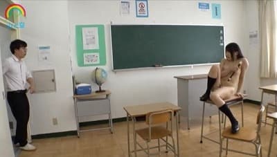 露出狂女子校生【佐藤ののか】全裸徘徊を同級生に見られる！サンプル１６